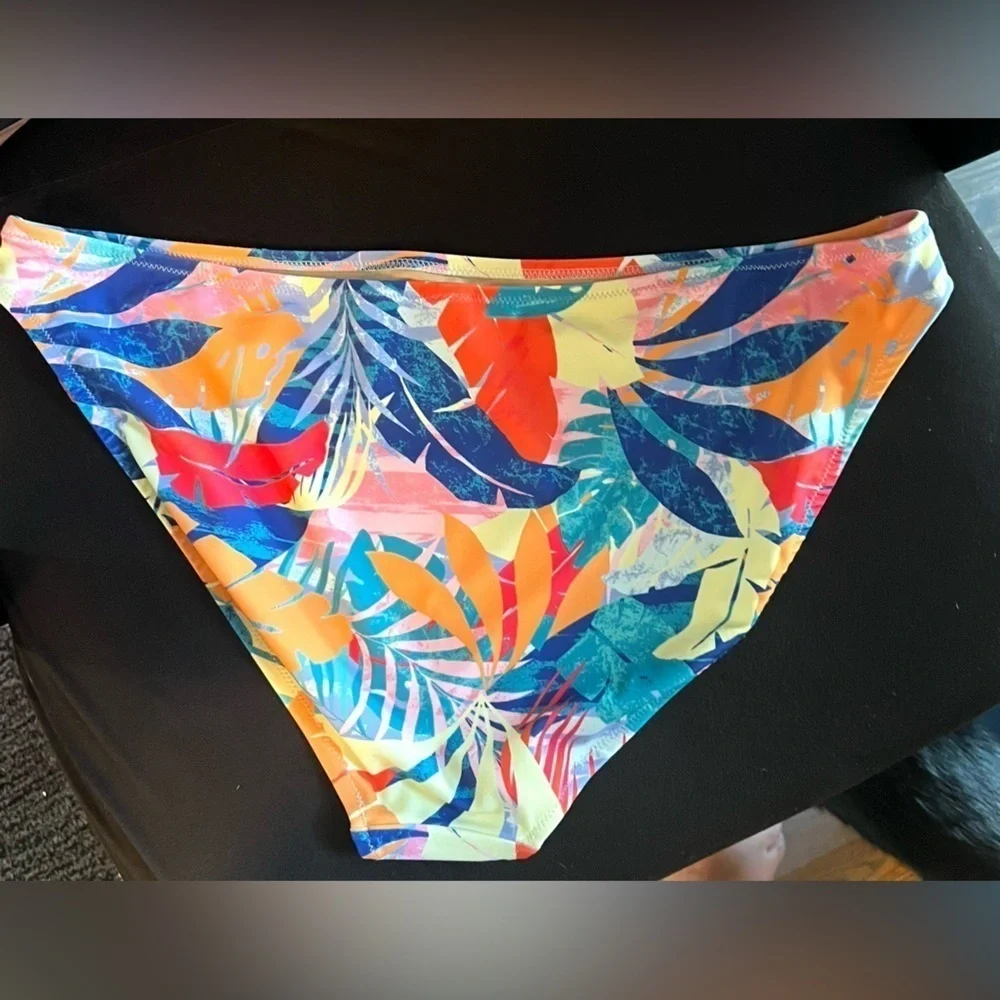 NWT Old Navy Bikini bottoms size small